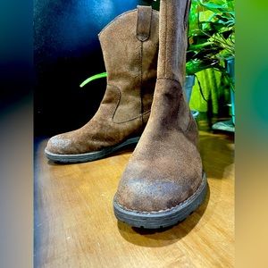 Brand new brown suede leather Børn pull on boots